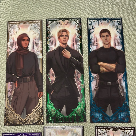 Shatter Me Foiled Bookmarks Set - Picture 2 of 3